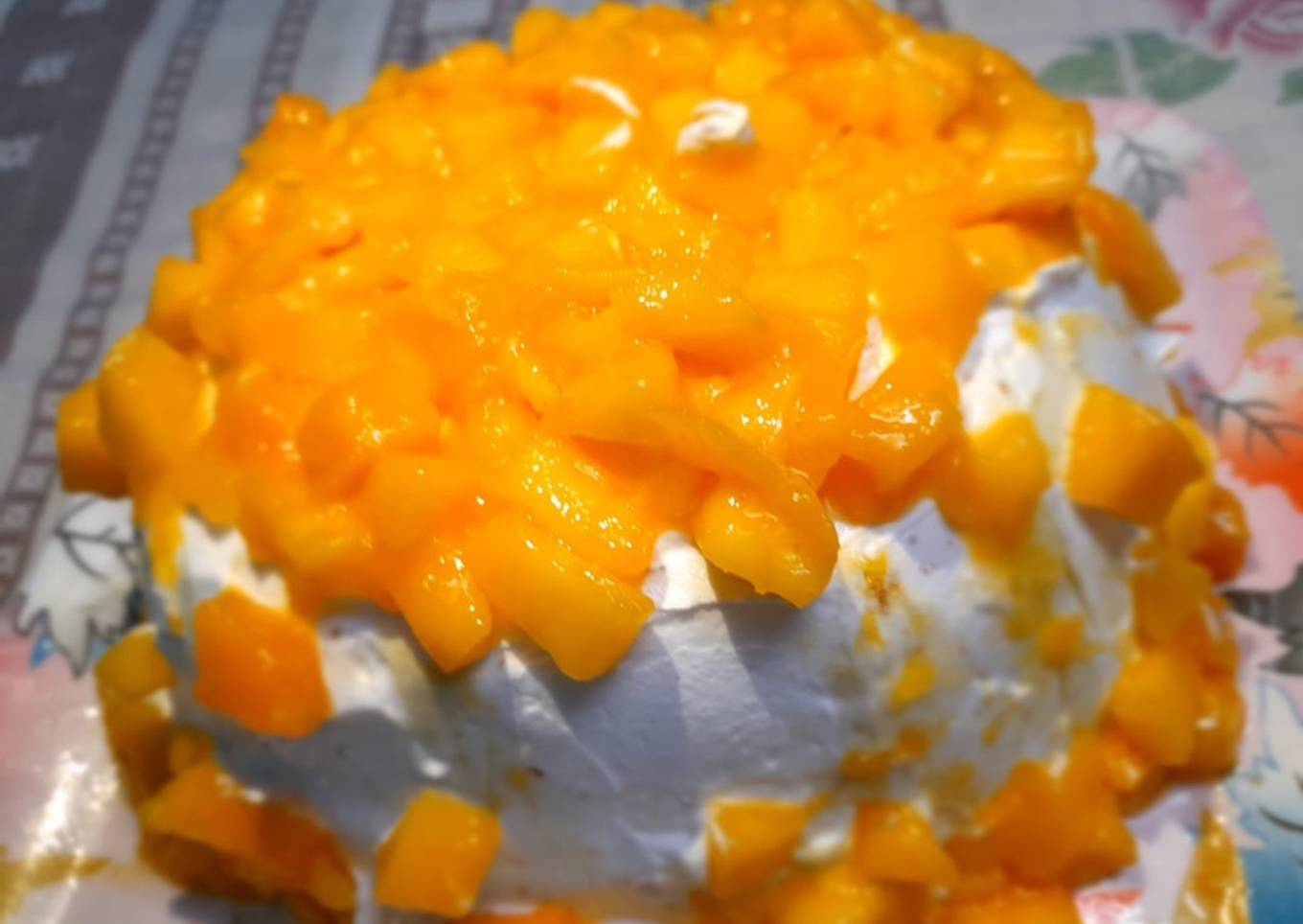 Creamy Mango Cake