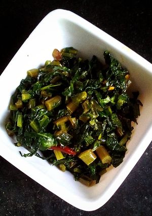 মূলো শাক ভাজা (mulo saag bhaja recipe in bengali) রেসিপির প্রধান ছবি