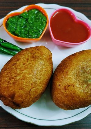 A picture of Crispy bread rolls for breakfast.