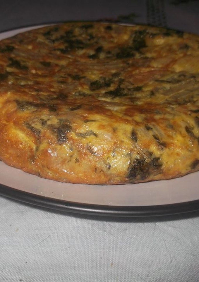 Una foto de Tortilla de patatas con acelgas