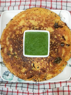 કોર્ન કેરેટ ઇન્સ્ટન્ટ હાંડવો (Corn Carrot Instant Handvo Recipe In Gujarati) રેસીપી મુખ્ય ફોટો