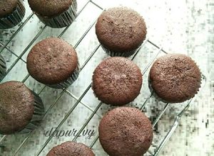 Foto resep Best CHOCOLATE CUPCAKES lembut & moist (bisa no mixer)