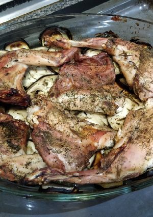 Una foto de Conejo al horno con verduras