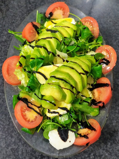 Foto principal de Ensalada de lechuga, rúcula y canónigos