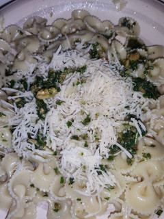 Una foto de Fideos con pesto vegano casero