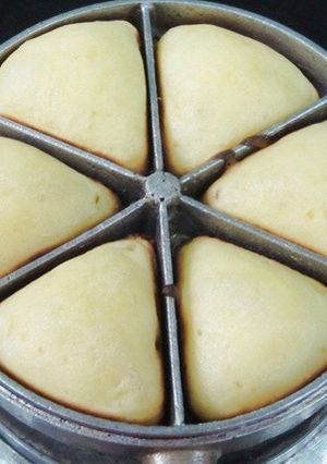 Hình của món Bánh bông lan tam giác.