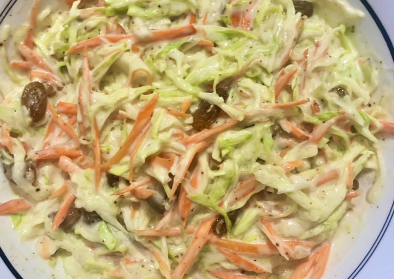 Coleslaw with raisins
