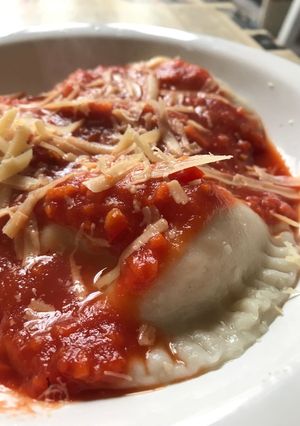 Una foto de Sorrentinos de jamón y queso