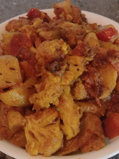 আলু ফুলকপির ডালনা (aloo fulkopir dalna recipe in Bengali) রেসিপির প্রধান ছবি