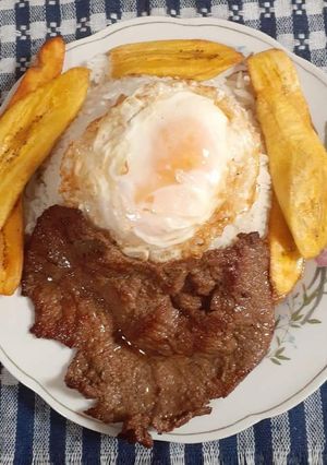 Una foto de Bisteck a lo pobre