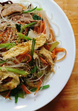 Hình của món Miến xào thịt.