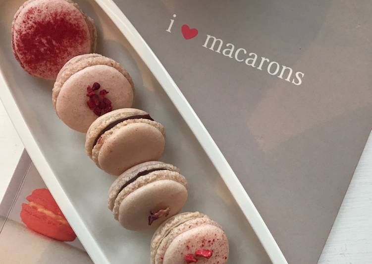 Jordbær- eller hindbærfyld til macarons - Rimmers Køkken