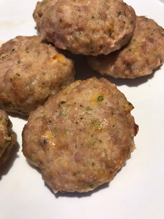 Una foto de Mini hamburguesas en airfryer