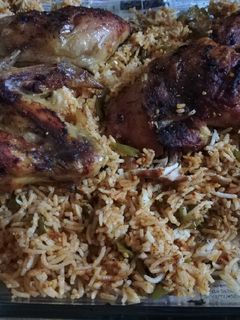 صورة لوصفة دجاج محمر مع رز بالكاري 😋😋