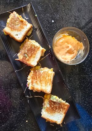 A picture of Cheesy peanut butter sandwich.