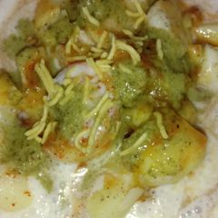 A picture of Aloo Chaat.