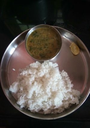 A picture of Palak Dal without onion and garlic.