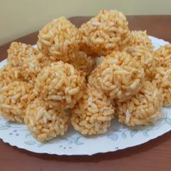 A picture of Murmura Laddoo.