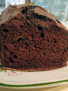 Una foto de Bizcocho de claras y chocolate