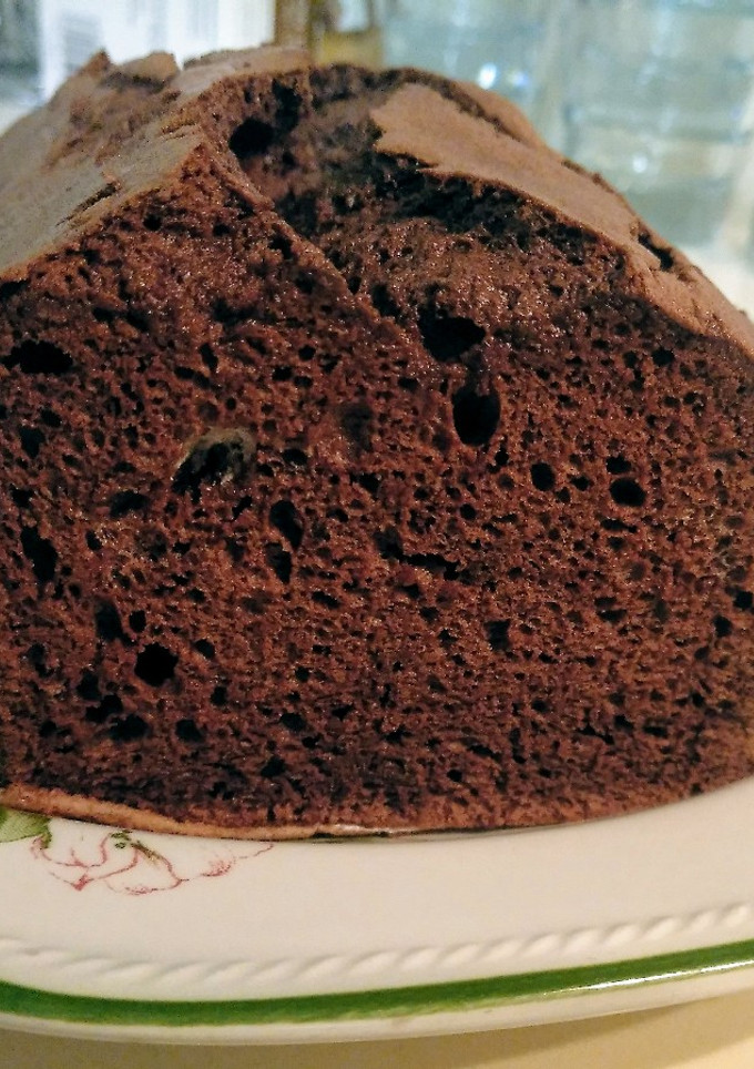 Una foto de Bizcocho de claras y chocolate
