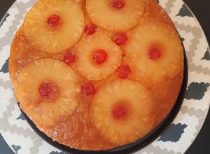 Una foto de Torta clásica, venezolana de piña 🍍