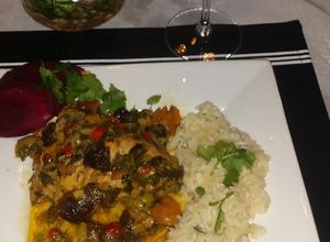 Una foto de Pollo marroquí con sus siete sabores