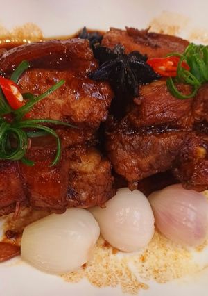 Hình của món Thịt kho Đông Pha.