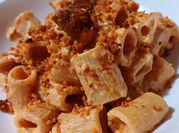 Una foto di caprino pasta