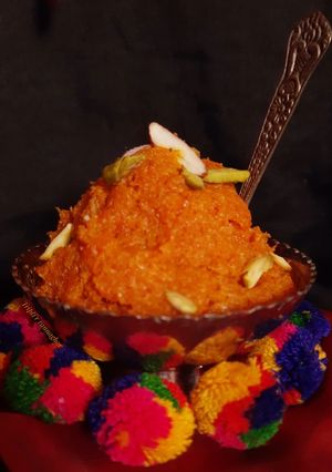গাজর কা হালওয়া (Gajar ka Halwa recipe in Bengali) রেসিপির প্রধান ছবি