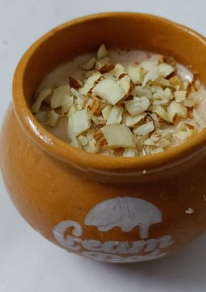 A picture of Matka Kulfi.