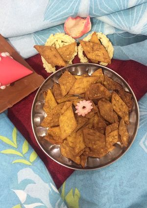 શક્કરપારા (Shakkarpara Recipe In Gujarati) રેસીપી મુખ્ય ફોટો