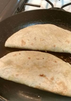 Una foto de Quesadillas de flor de calabaza. ॐ