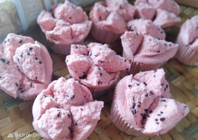 Cara praktis membuat Bolu kukus mekar yang istimewa