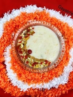 सूजी की फिरनी (sooji ki firni recipe in Hindi) रेसिपी मुख्य फोटो