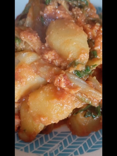 Una foto de Acelgas con tomate y huevo a mi manera