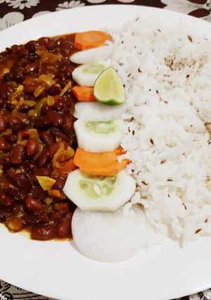 A picture of Rajma with jeera rice.