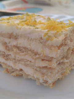 Una foto de Tarta fría de limón con galletas ducales
