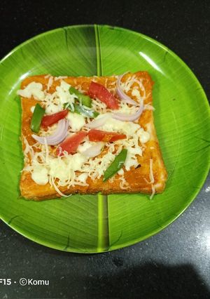 A picture of Bread pizza.