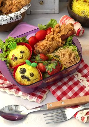 Foto resep 520. Bekal Sat Set Nasi Kuning Lauk Ayam Krispi #BekalPraktis