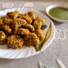 A picture of Lauki muthia with multigrain flour.