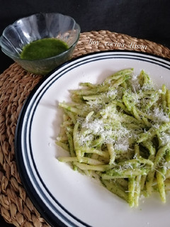 Una foto de Trofie con pesto de rúcula y anacardos