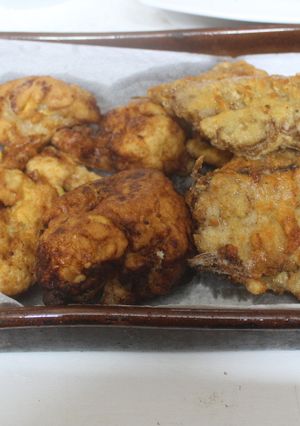 Foto principal de Meiras (bacaladillas) y coliflor empanada