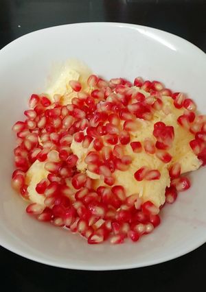 A picture of My Cornish Dairy Ice Cream with Pommegranate seeds 😋.