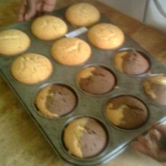 A picture of Queen cakes.