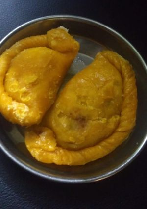 गुजिया (gujiya recipe in hindi) रेसिपी मुख्य फोटो