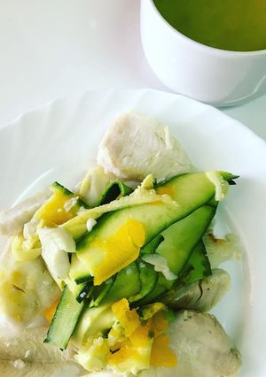 Una foto de Merluza al vapor y crema de calabaza a la cúrcuma con Thermomix