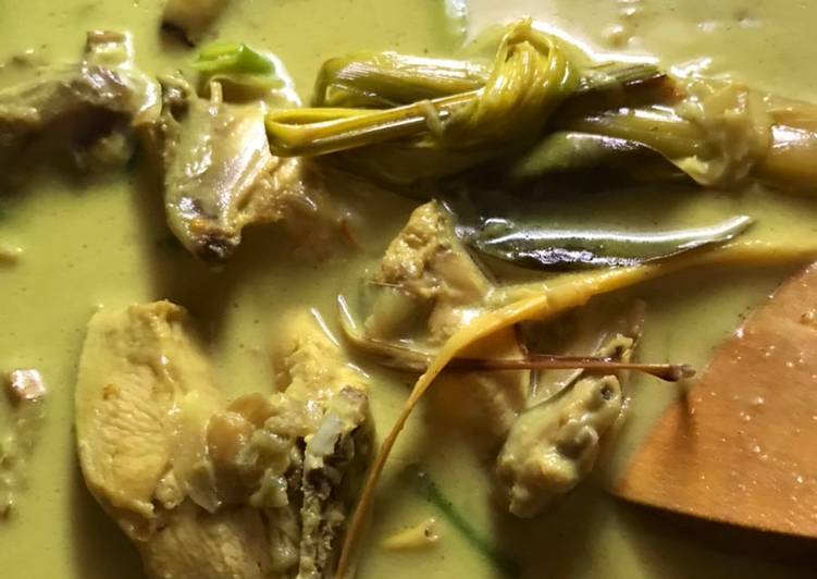 Cara Gampang Menyiapkan Opor ayam kuah kuning Yang Menggugah Selera