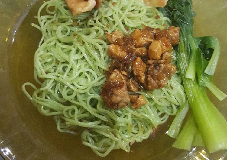 Mie ayam pokcoy