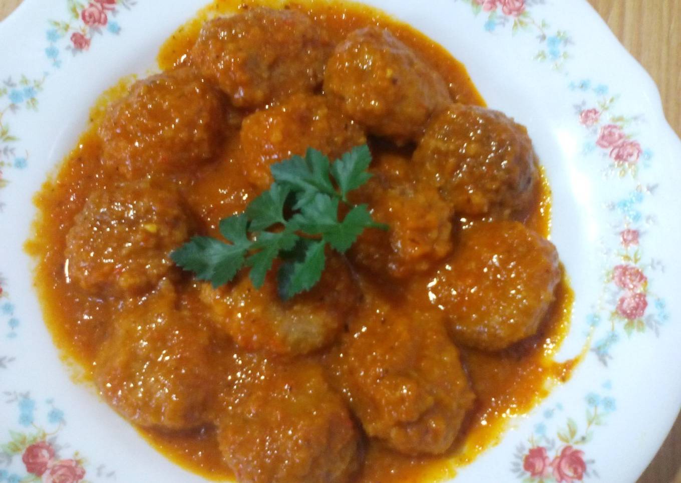 Albóndigas en salsa de tomate