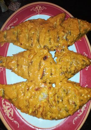A picture of Samaki wa kupaka (grilled fish with coconut sauce).